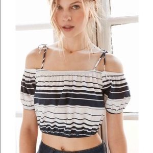 Alice & UO Hermance Off-Shoulder Crop Top